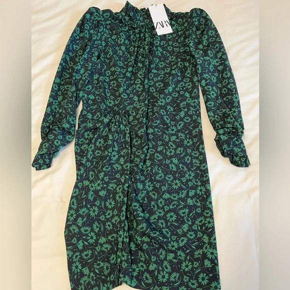 green emerald velvet dress Sun-imperial